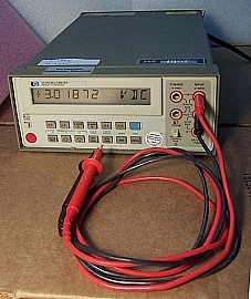 HP 3478A Digital multimeter, 5 1/2 digit. With HP-IB. with a pair of test leads
