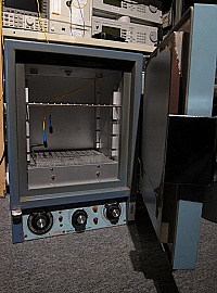 (For pick-up or pallet only) BLUE M OV-460A - TABLE TOP LAB OVEN;  S/N OV2 4672,