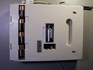 Circular Chart Recorder for Temperature and Humidity. With sensor head. Without power adapter. Sell 'As Is', no Warranty.