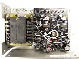 Dual output LINEAR Regulated Power Supply,  Output 1: 5VDC, 3A.Output 2: 9-12VDC, 1.25A ;  BB case. International series. Conor model: HBB512-A+