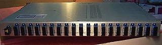 Fully passive 1x40 100GHz-spacing 40-ch DWDM Multiplexer/Demultiplexer. 1529.55-1560.61nm, Harris model: OP+DWDM40. Optiworks P/N: DWFHARMD40BG104