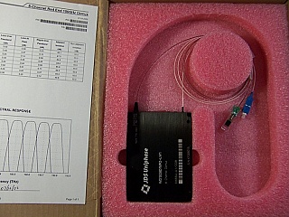 1x8  8 Channel C-band 100GHz DWDM demux. 8 channels are from 1554.94nm to 1560.61nm. JDS P/N: WD1508D1MR2-LW1