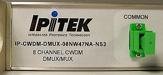 1x8  8 Channel CWDM demux in 19-inch rack mount. 8 channels are 1470, 1490, 1510, 1530, 1550, 1570, 1590, 1610nm. With 9 SC/APC adapters. lpitek P/N: IP-CWDM-DMUX-08NW47NA-NS3