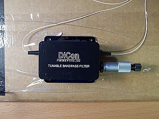 Manually tunable bandpass filter, 1.55um, for C-band and even S-band, bandwidth is 0.8nm. Dicon model: TF-1565-0.8-FC-0.9-P.