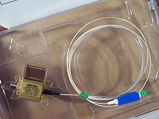 10Gb pin-preamp receiver, RF connection is K-connector(SMA-compatible), with exceptionally high linearity. Lucent/Ortel/Agere model: 2860D-C04. Without test sheet