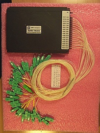 1x32 coupler for both 1.31um/1.55um. Low loss. With SC/APC connectors. AOC P/N: STSC1321352009F1SC/APC