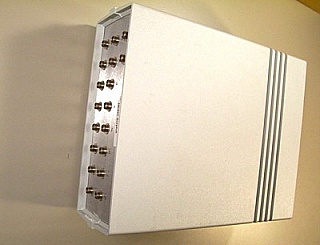 2x16 splitter in enclosure/box, 1.3/1.55um, with FC/APC adapters, can be also used as 1x16 splitter.