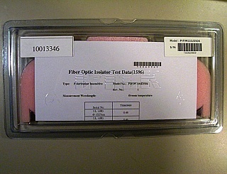 Wide-band (C/L-band) isolator. Low insertion loss over C+L-band. JDS P/N: PIFIW110JDS04.