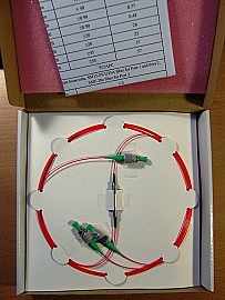 1550nm 1x2 polarization combiner/splitter. With 2 FC/APC PMF and 1 SMF connectors. P/N: PBS-1550-P-000-1-2-1-2. New released products from manufacturer.
