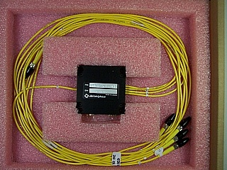 1x4 JDSU non-latching Switch with 4 FC/APC connectors. For 1.55um. TTL drive. JDS P/N: SW104+2275USPL1.5, model: SW+2-00066