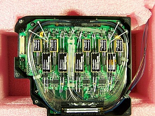 JDS optical switch Module(OSM) for both C-band and L-band. There are 10pc 1x2 MOM optical switches and 10pc 2x2 MEMS switches. JDS P/N: 21036568, model: SA-ZN50-FUJ1