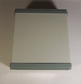 Aluminum/Steel small instrument enclosure. You can use it as project box. Internal size: 62(high)x179.5(wide)x180(deep) mm