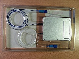 Unipak10  10Gb 1556.55nm or 1537.40nm  DWDM transceiver. With EML source (Toshiba model: TOLD387S-EADCE3),  and 10Gb pin-preamp receiver (Epitaxx model: ERM568 EC). Cenix Model: C13015655S or C13013740S. Sell 'As Is'