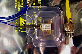 1530-1570nm 2mW uncooled DFB laser module for 2.5 Gb/s Applications. With internal isolator. Triquint model: D572 20FS