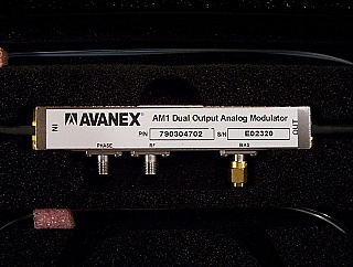 1.55um 1-GHz  AM-1  Dual Output Analog Modulator, with two RF ports. Avanex P/N: 790304702.  `Sell As Is`.