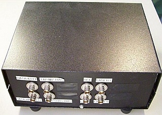 Customized 26-pin butterfly laser test fixture, with a pair of 13-pin butterefly terminal/socket. for laser with integarted IIIV MZ modulator. 'Sell as is', no return