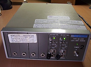 0.85um and 1.3um LED light source, with AQ-4105  controller, AQ-4109 and AQ-4107 plug in modules. With FC/PC MMF adapter