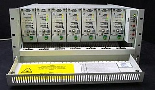 DWDM 200GHz-spacing 7-ch 10dBm laser sources(1551-1561nm).  ANTEC LASER II TRANSMITTER, SC/APC adapters.